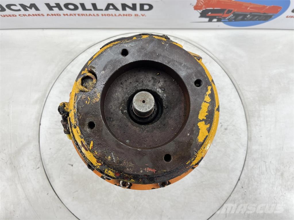 Krupp KMK 8350/350 GMT slewing gear Piezas y equipos para grúas