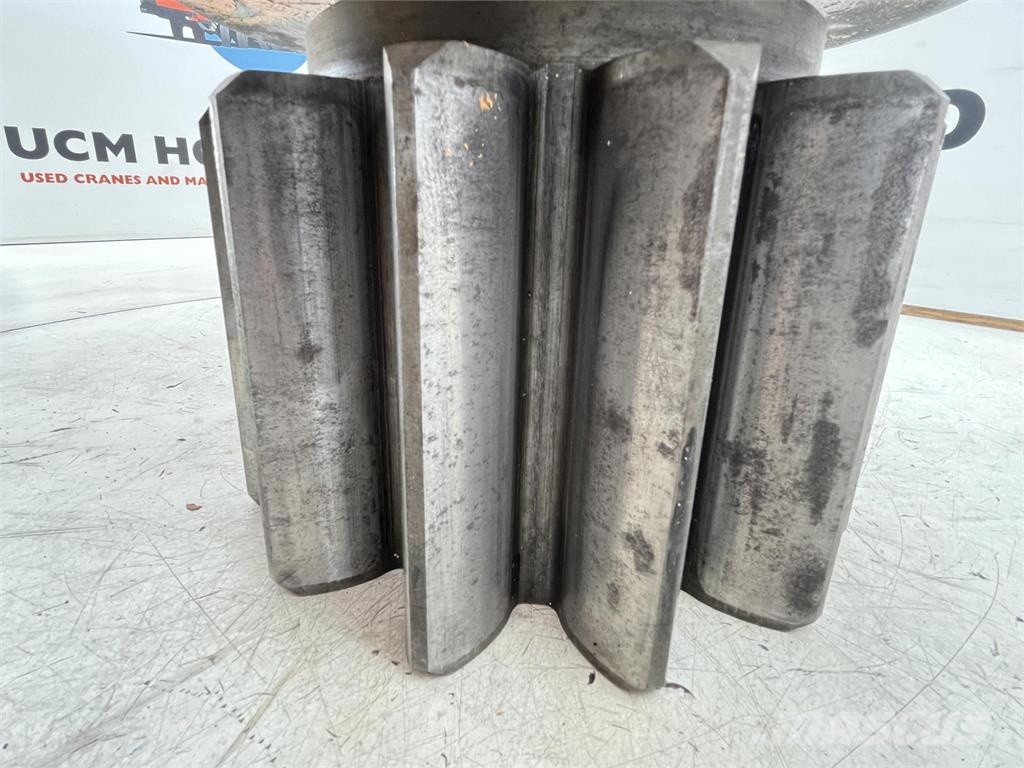 Krupp KMK 8350/350 GMT slewing gear Piezas y equipos para grúas