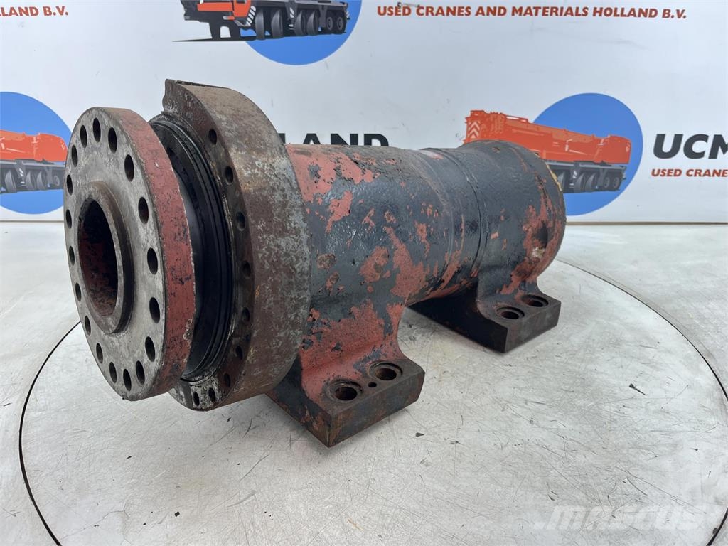 Krupp KMK Megatrak cylinder 軸