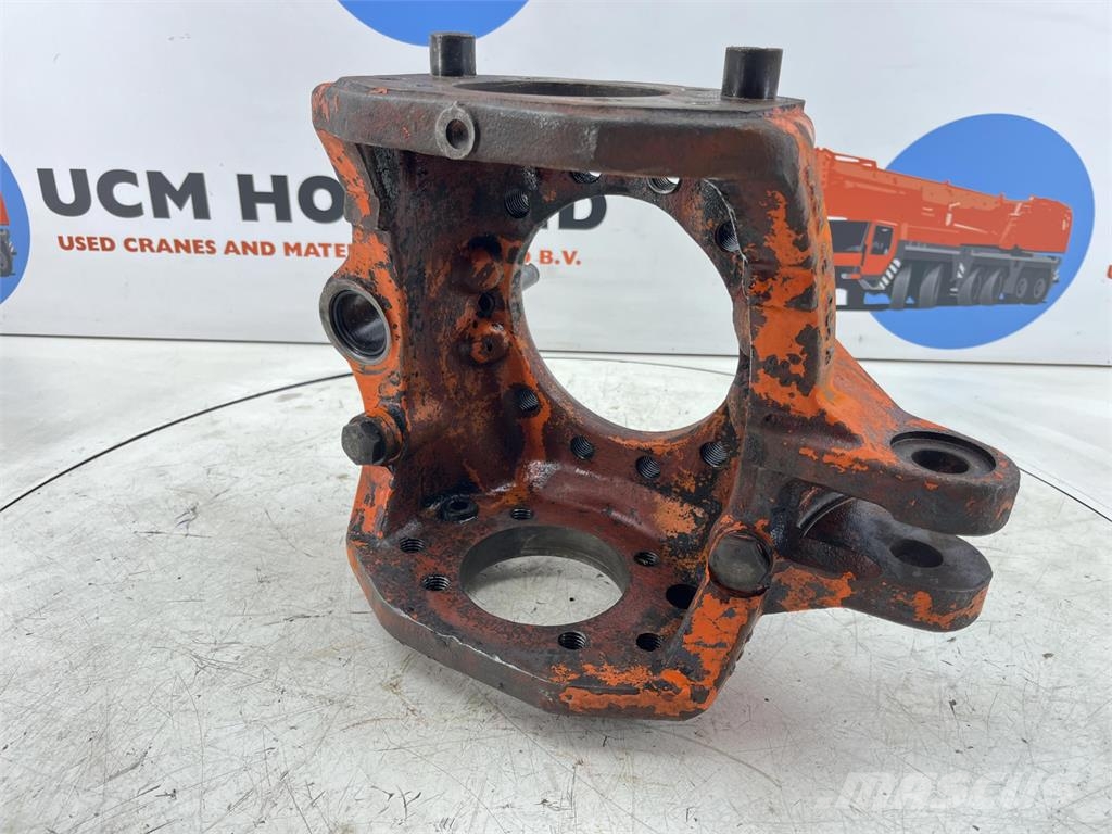 Liebherr LT 1055 Steering knuckle 12 holes axle 1 Hjulaxlar