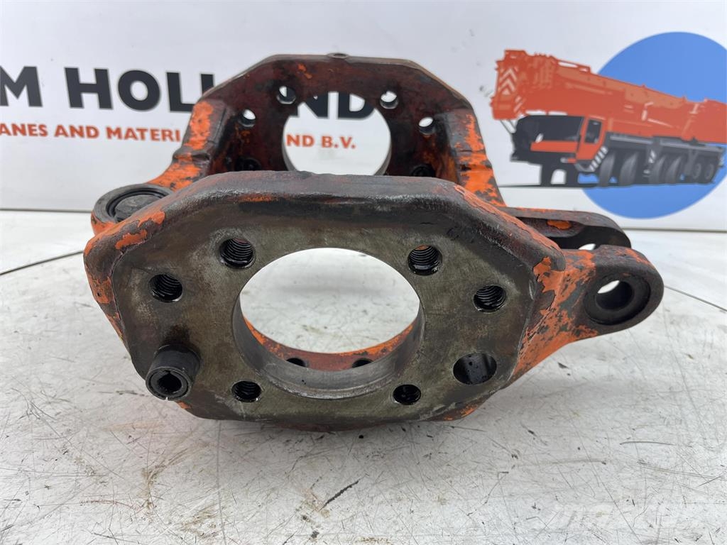 Liebherr LT 1055 Steering knuckle 12 holes axle 1 Hjulaxlar