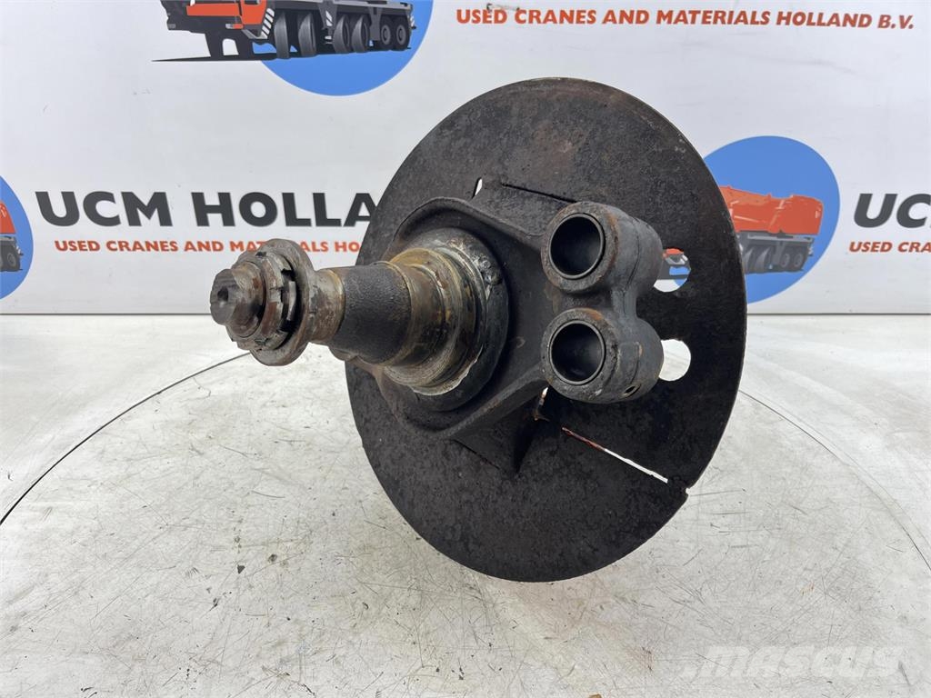 Liebherr LT 1055 Steering knuckle axle 3 Hjulaxlar