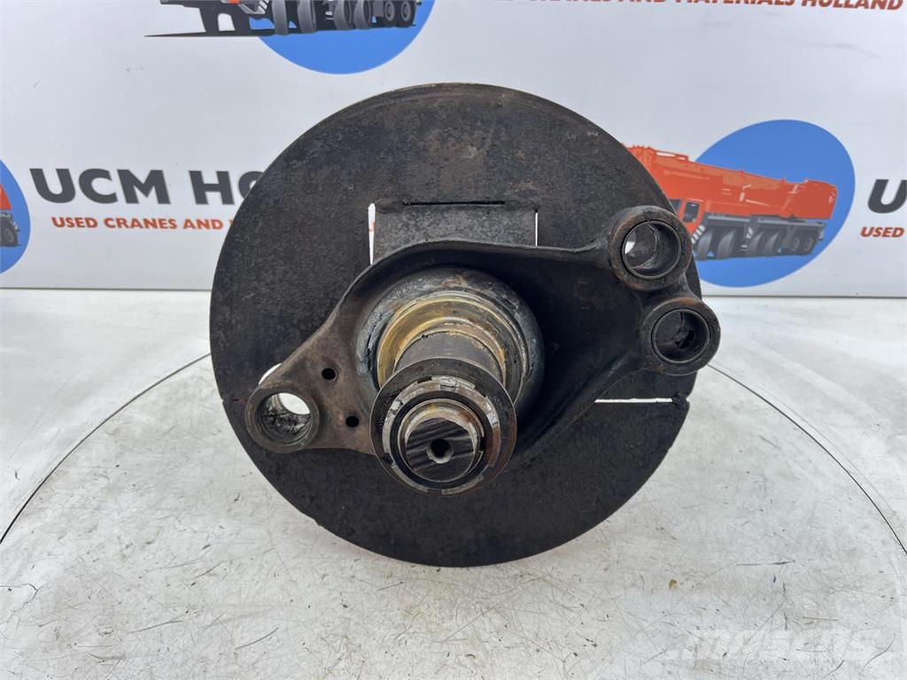 Liebherr LT 1055 Steering knuckle axle 3 Hjulaxlar