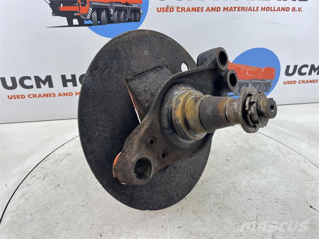 Liebherr LT 1055 Steering knuckle axle 3 Hjulaxlar