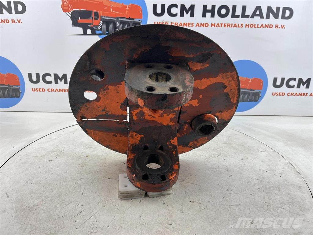 Liebherr LT 1055 Steering knuckle axle 3 Hjulaxlar
