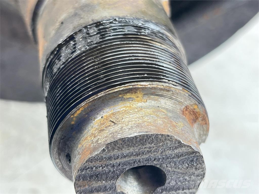 Liebherr LT 1055 Steering knuckle axle 3 Hjulaxlar