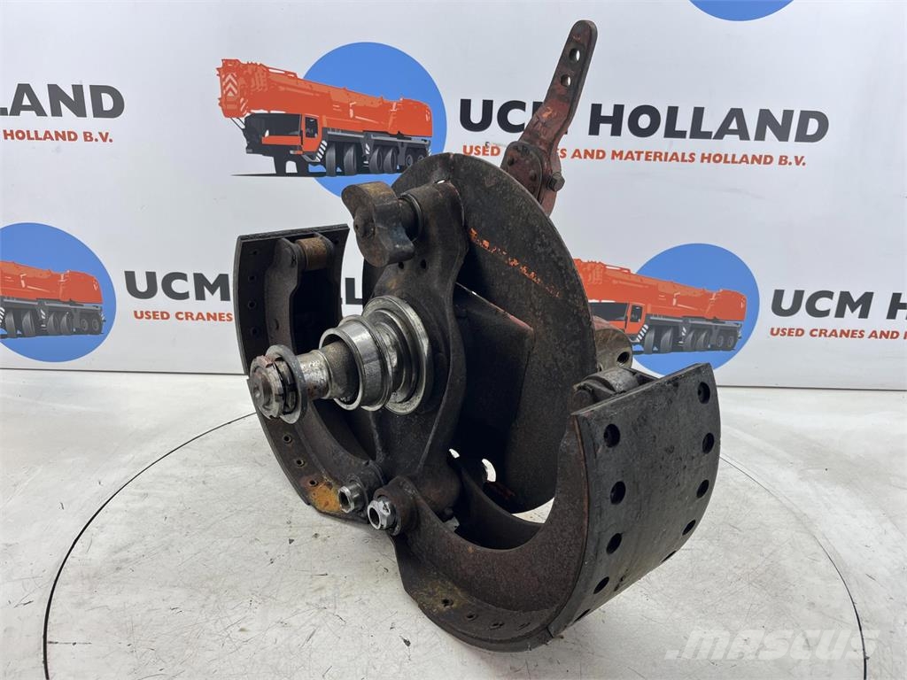Liebherr LT 1055 Steering knuckle axle 2 Assi