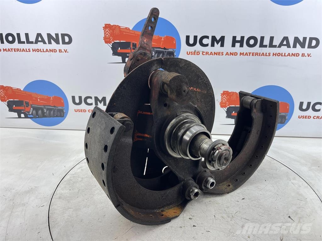 Liebherr LT 1055 Steering knuckle axle 2 Assi