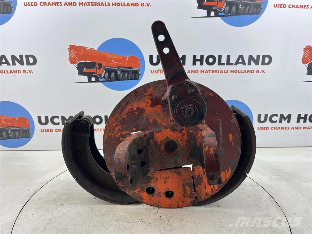 Liebherr LT 1055 Steering knuckle axle 2 Assi