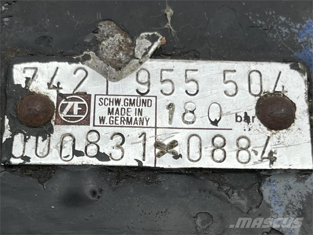 Liebherr LT 1090 steering box 180bar Kranen onderdelen en gereedschap