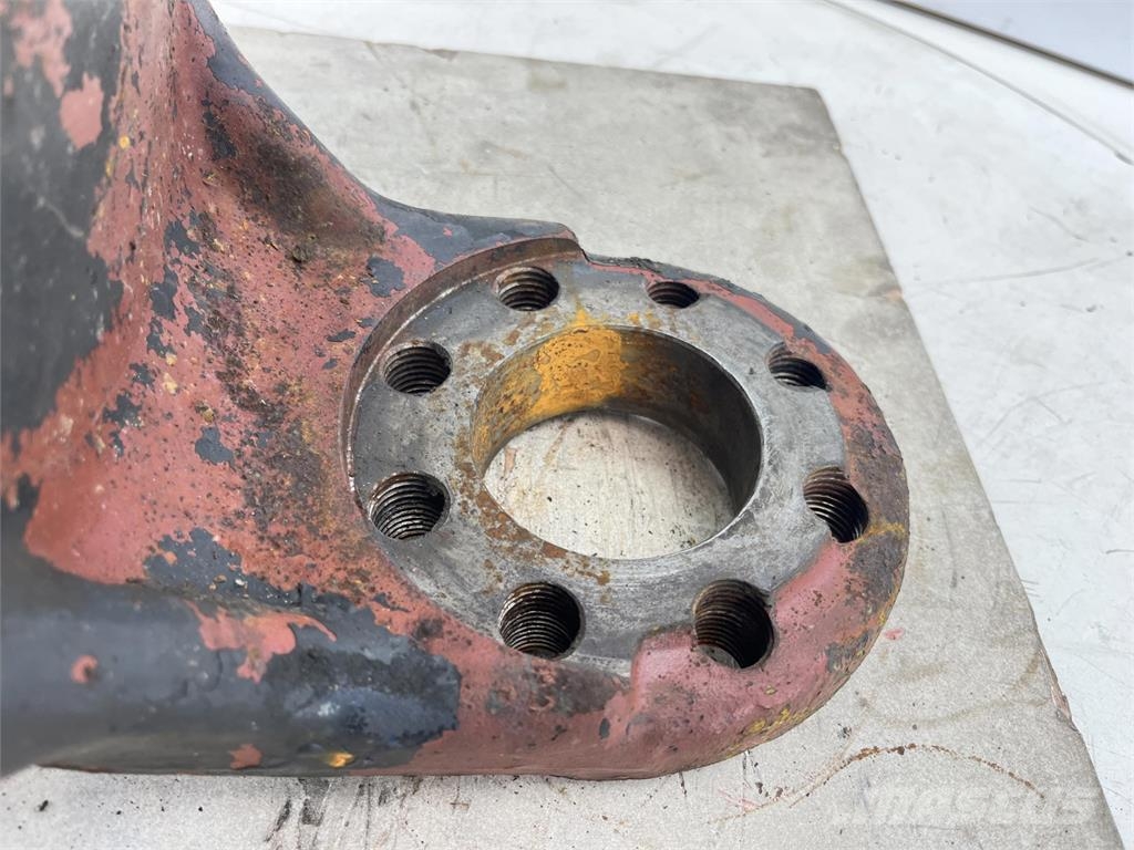 Liebherr LT 1090 Steering knuckle 16 holes Osovine