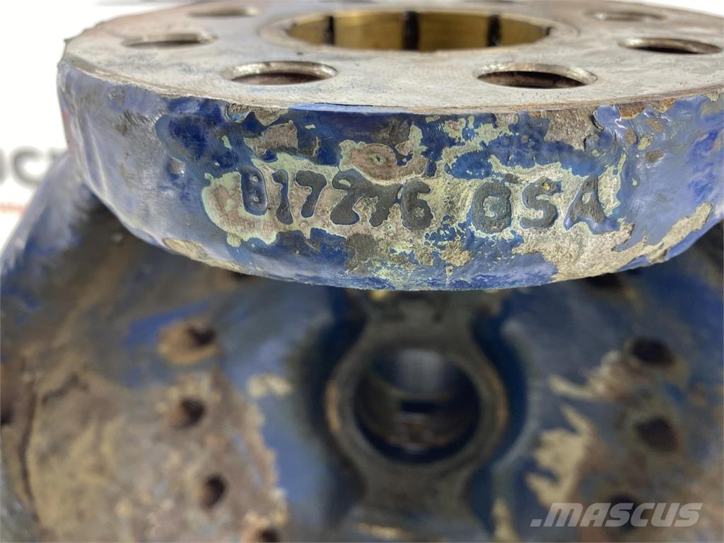 Liebherr LTM 1030-2 Steering knuckle 16 holes axle 2 轴