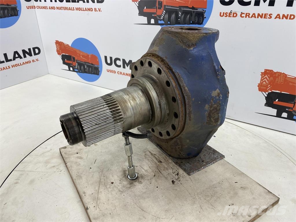 Liebherr LTM 1030-2 Steering knuckle 16 holes axle 2 轴