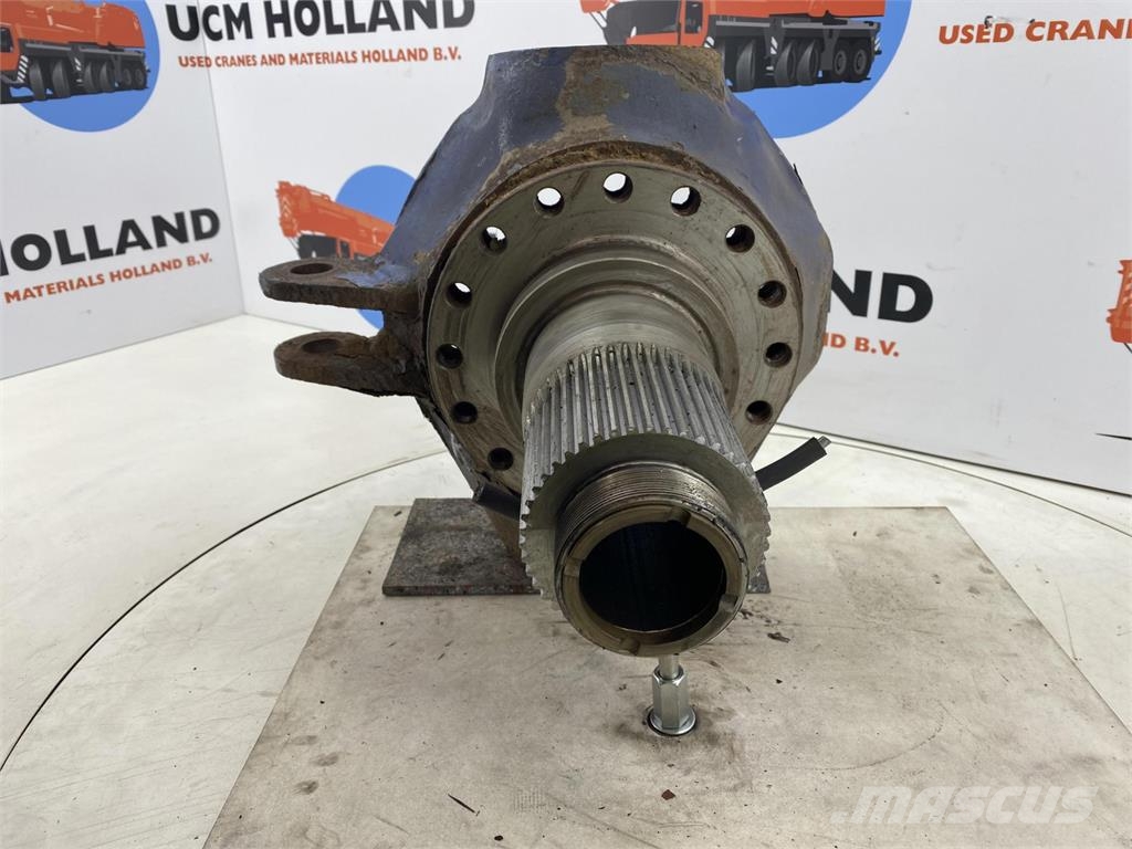 Liebherr LTM 1030-2 Steering knuckle 16 holes axle 2 轴
