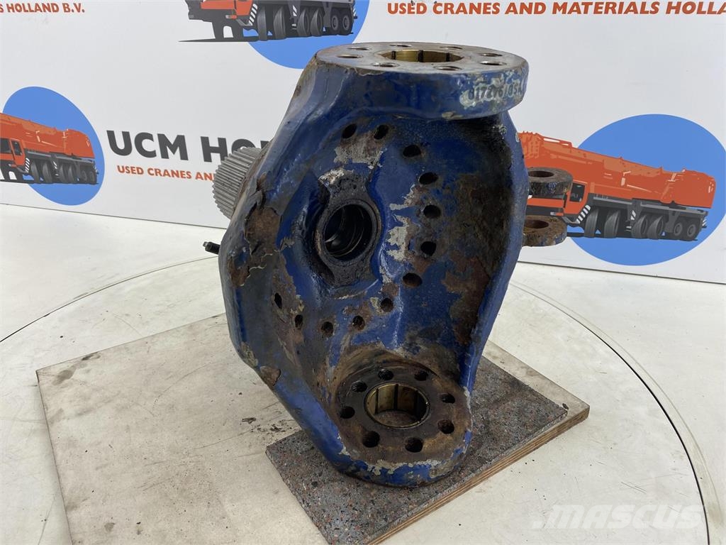 Liebherr LTM 1030-2 Steering knuckle 16 holes axle 2 轴