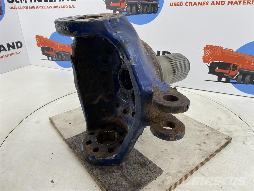 Liebherr LTM 1030-2 Steering knuckle 16 holes axle 2 轴