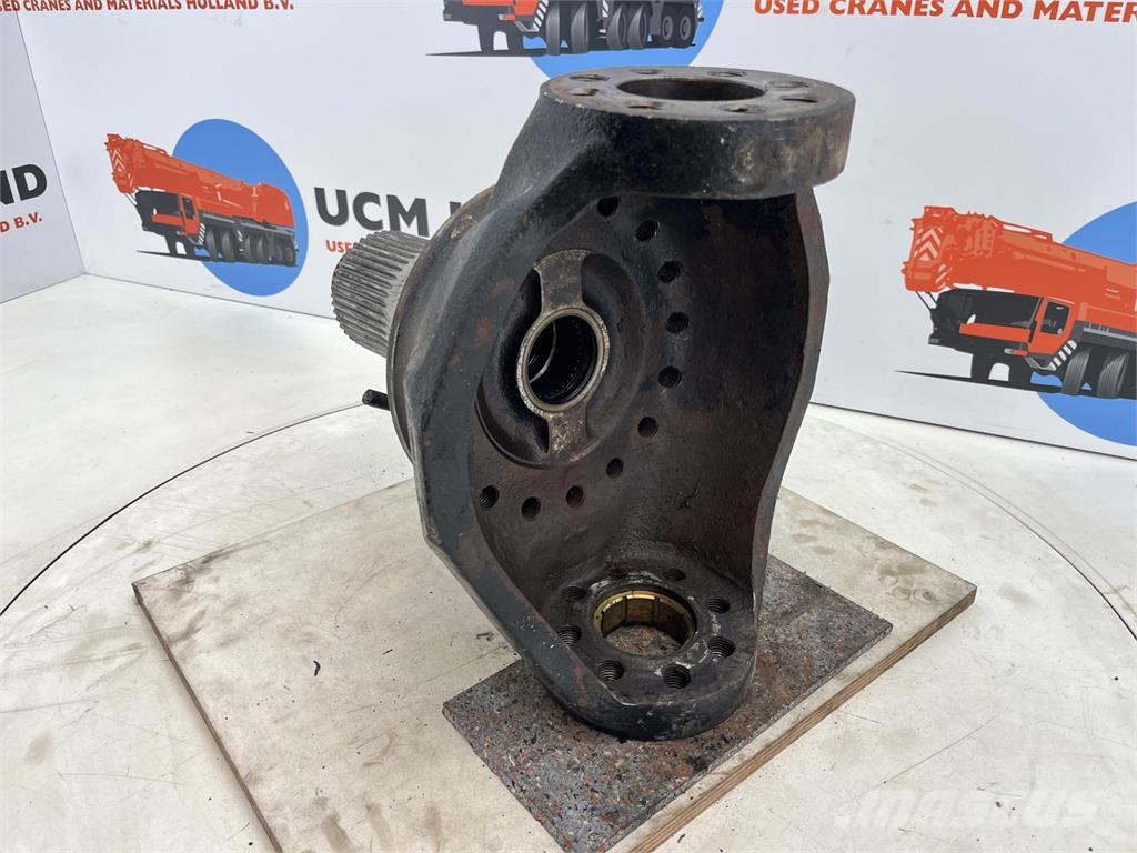 Liebherr LTM 1035 Steering knuckle 16 holes axle 1 Ejes