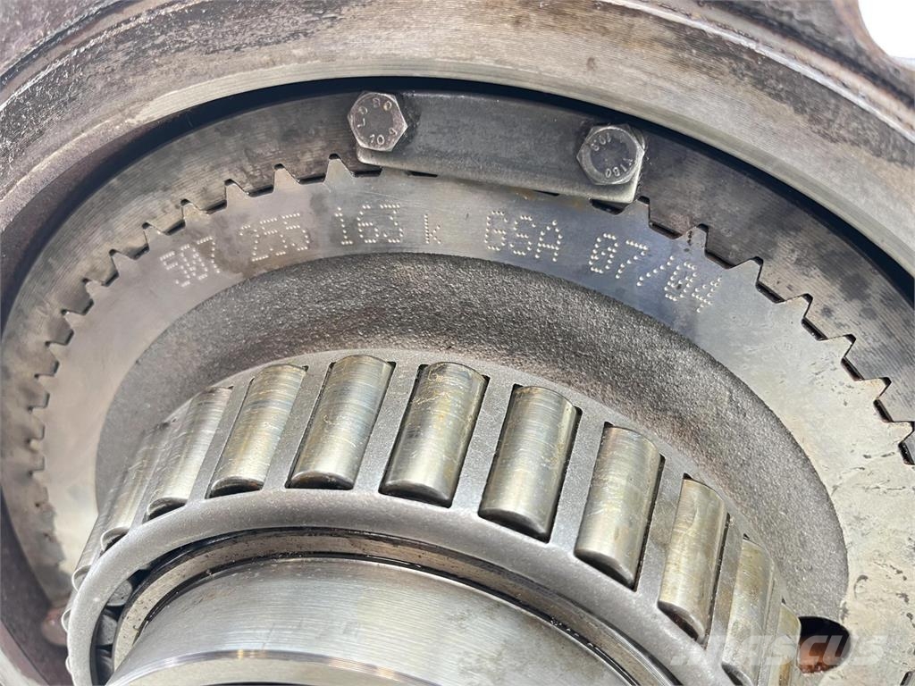 Liebherr LTM 1045-3.1 planetary gear 21-21-63-32-3pl-H135- 轴