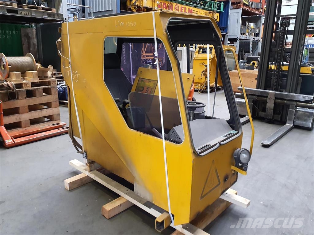 Liebherr LTM 1050-1 upper cabin Kabinen