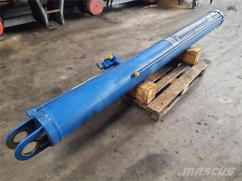 Liebherr LTM 1050-3.1 boom cylinder Части и оборудване за кранове