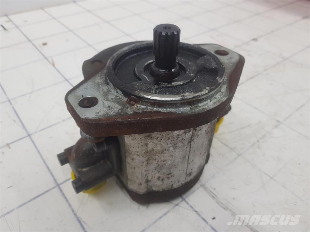 Liebherr LTM 1055-3.2 gear pump Crane parts and equipment