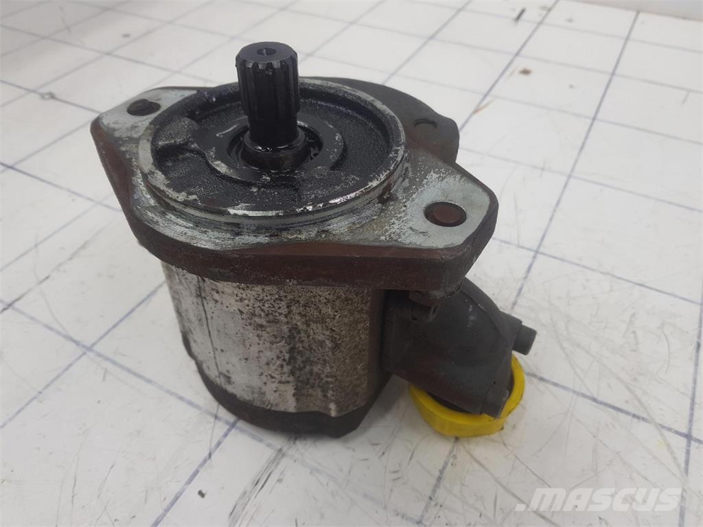 Liebherr LTM 1055-3.2 gear pump Crane parts and equipment