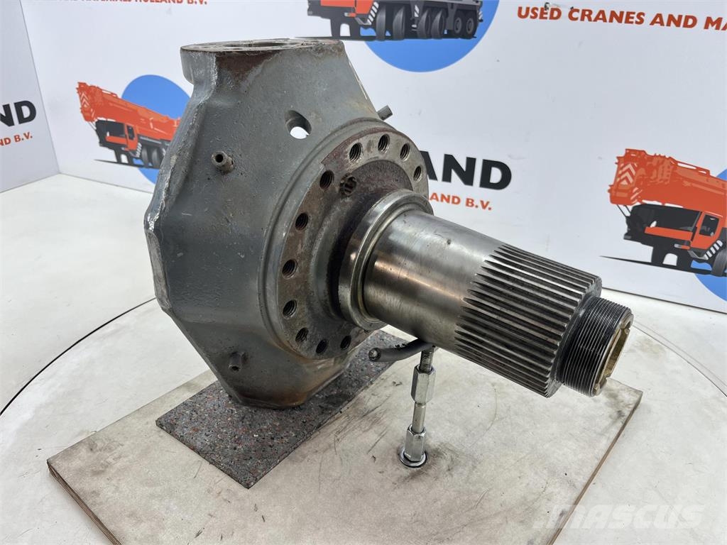 Liebherr LTM 1055-3.2 Steering knuckle 16 holes axle 2 Ejes