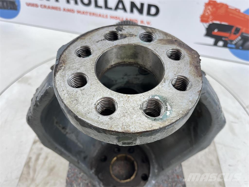 Liebherr LTM 1055-3.2 Steering knuckle 16 holes axle 2 Ejes