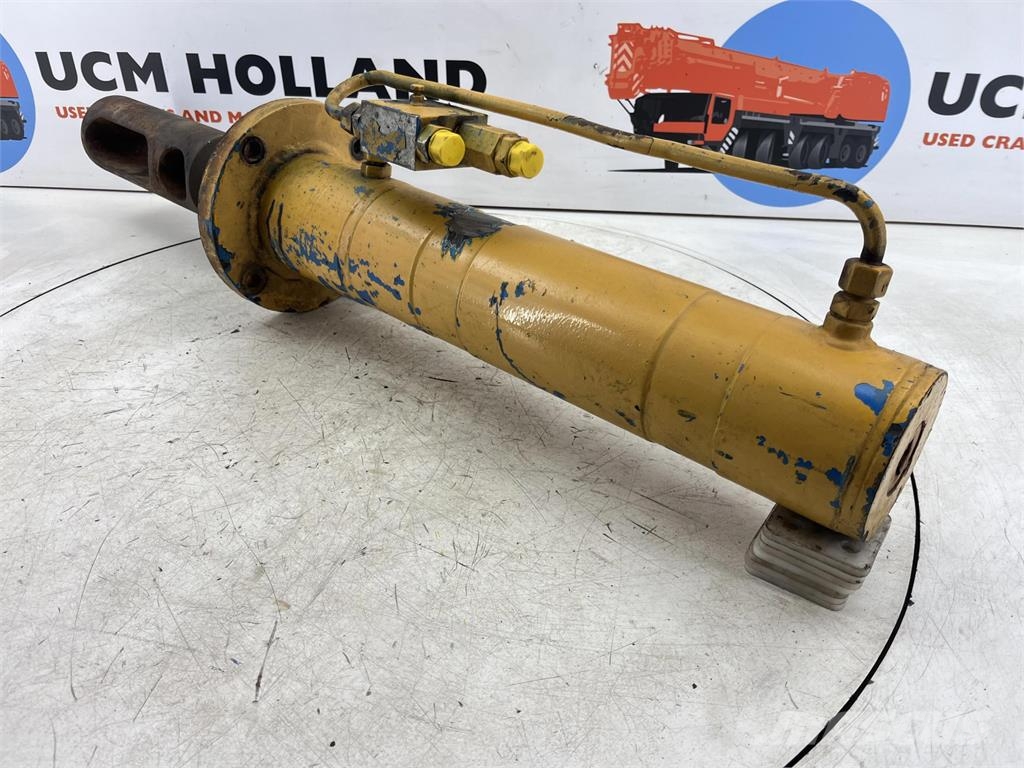 Liebherr LTM 1060/1070 counterweight cylinder Peças e equipamento de gruas