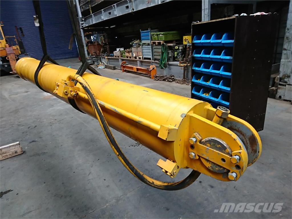 Liebherr LTM 1060-2 boom cylinder Peças e equipamento de gruas