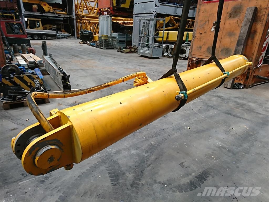 Liebherr LTM 1060-2 boom cylinder Peças e equipamento de gruas