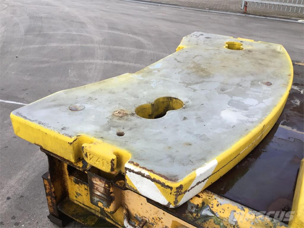 Liebherr LTM 1060-2 counterweight 2,4 ton Εξαρτήματα και εξοπλισμός για γερανούς
