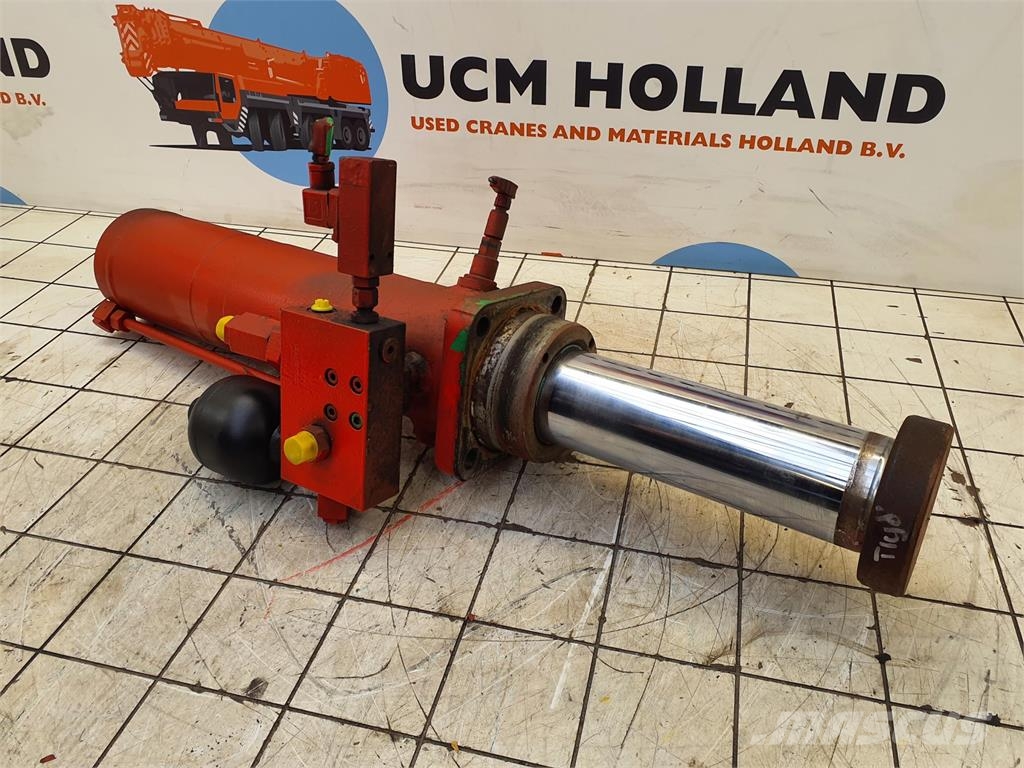 Liebherr LTM 1060-2 counterweight cylinder Peças e equipamento de gruas