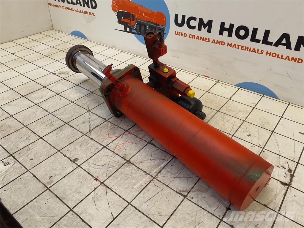 Liebherr LTM 1060-2 counterweight cylinder Peças e equipamento de gruas