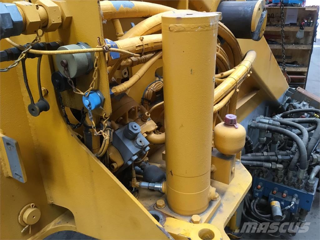 Liebherr LTM 1060-2 counterweight cylinder Peças e equipamento de gruas