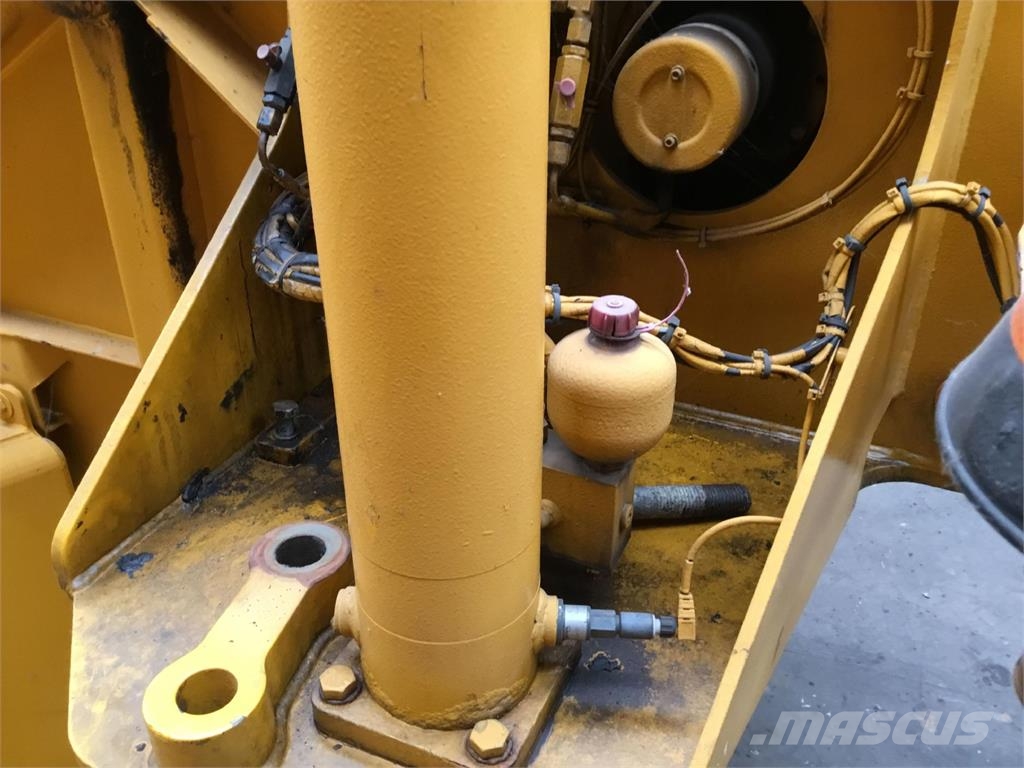 Liebherr LTM 1060-2 counterweight cylinder Peças e equipamento de gruas