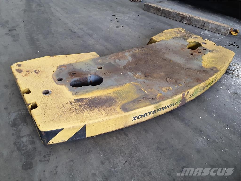 Liebherr LTM 1060-2 counterweight 3.2T أجزاء ومعدات رافعات