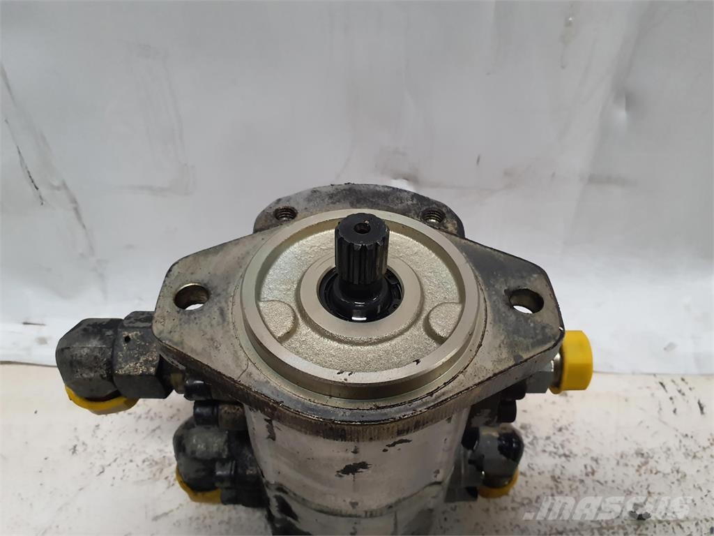 Liebherr LTM 1060-2 dual gear pump Части и оборудване за кранове