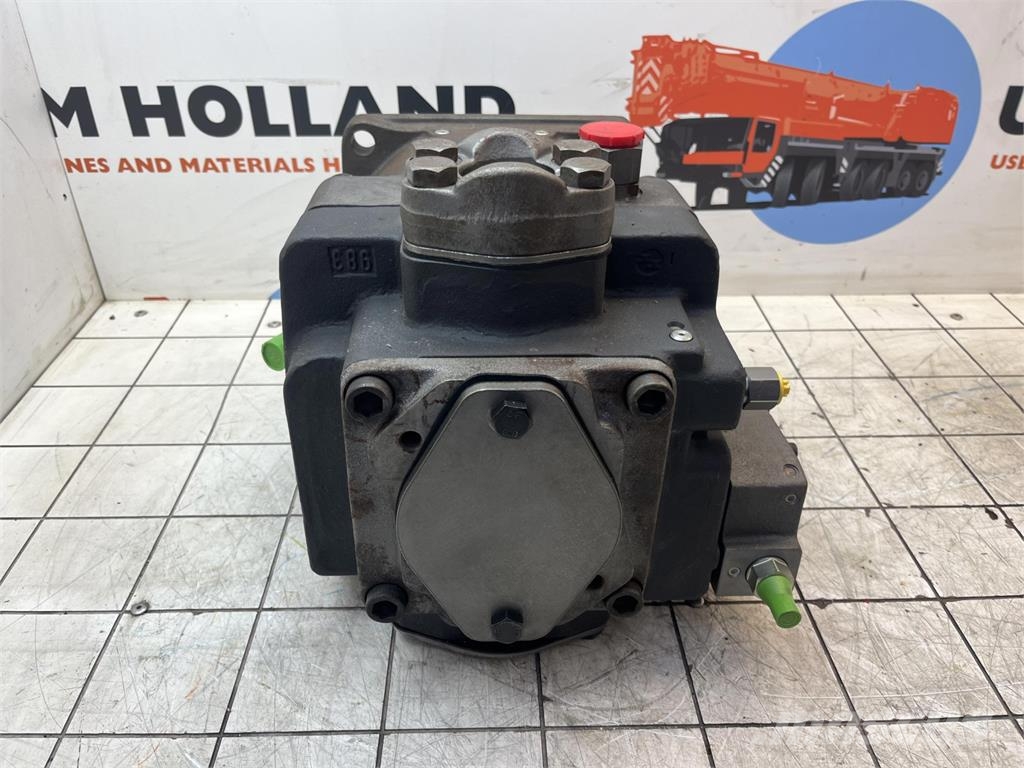 Liebherr LTM 1060-2 pump rebuild Peças e equipamento de gruas