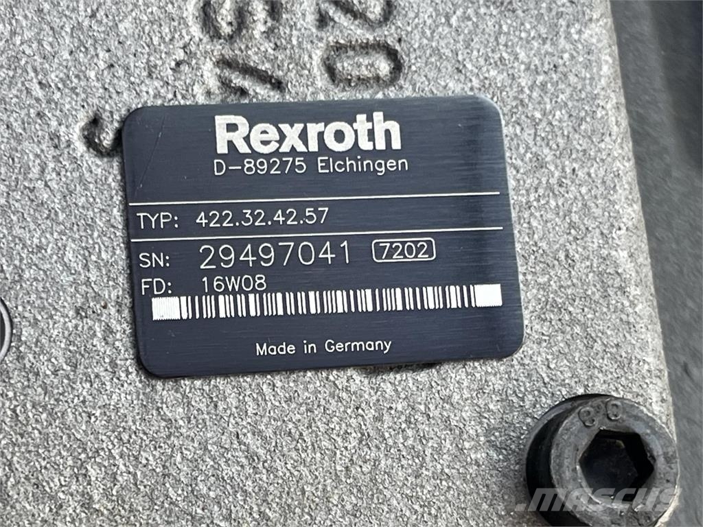 Liebherr LTM 1060-2 pump rebuild Peças e equipamento de gruas