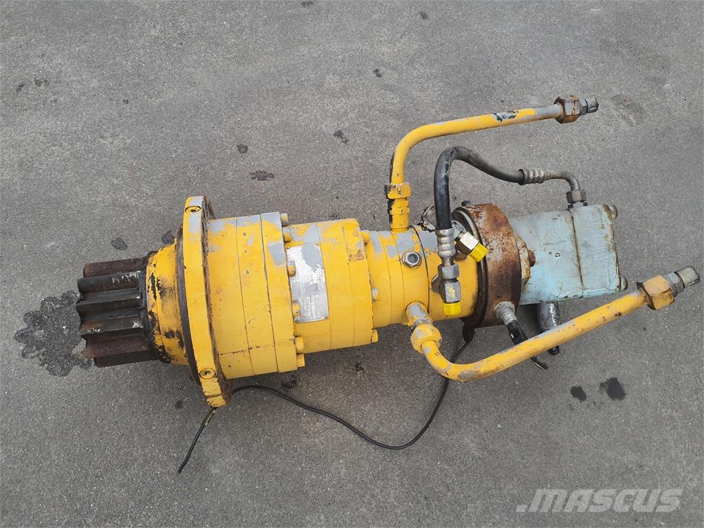 Liebherr LTM 1060-2 Slewing gear Части и оборудване за кранове