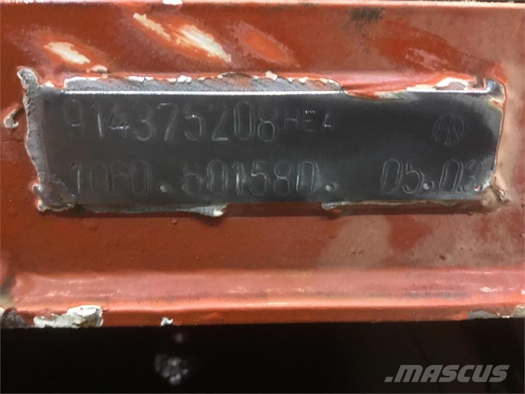 Liebherr LTM 1060-2 telescopic section 1 Peças e equipamento de gruas