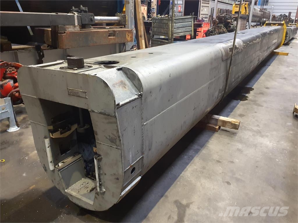 Liebherr LTM 1060-2 Telescopic section 1 Части и оборудване за кранове