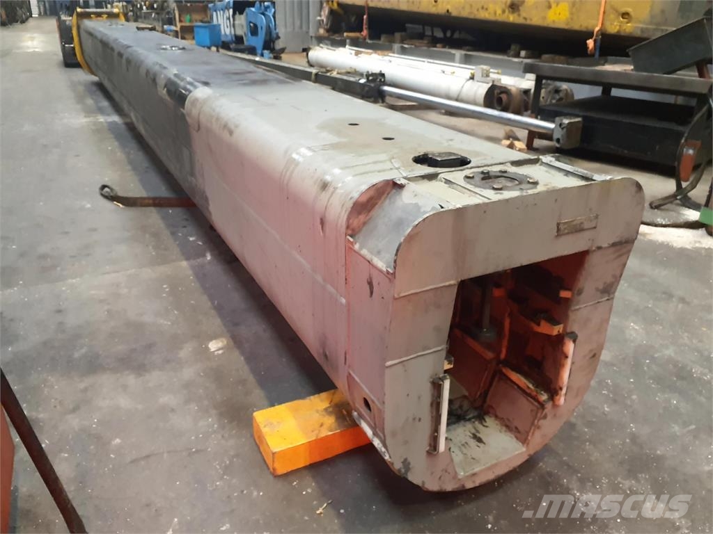 Liebherr LTM 1060-2 Telescopic section 1 Части и оборудване за кранове