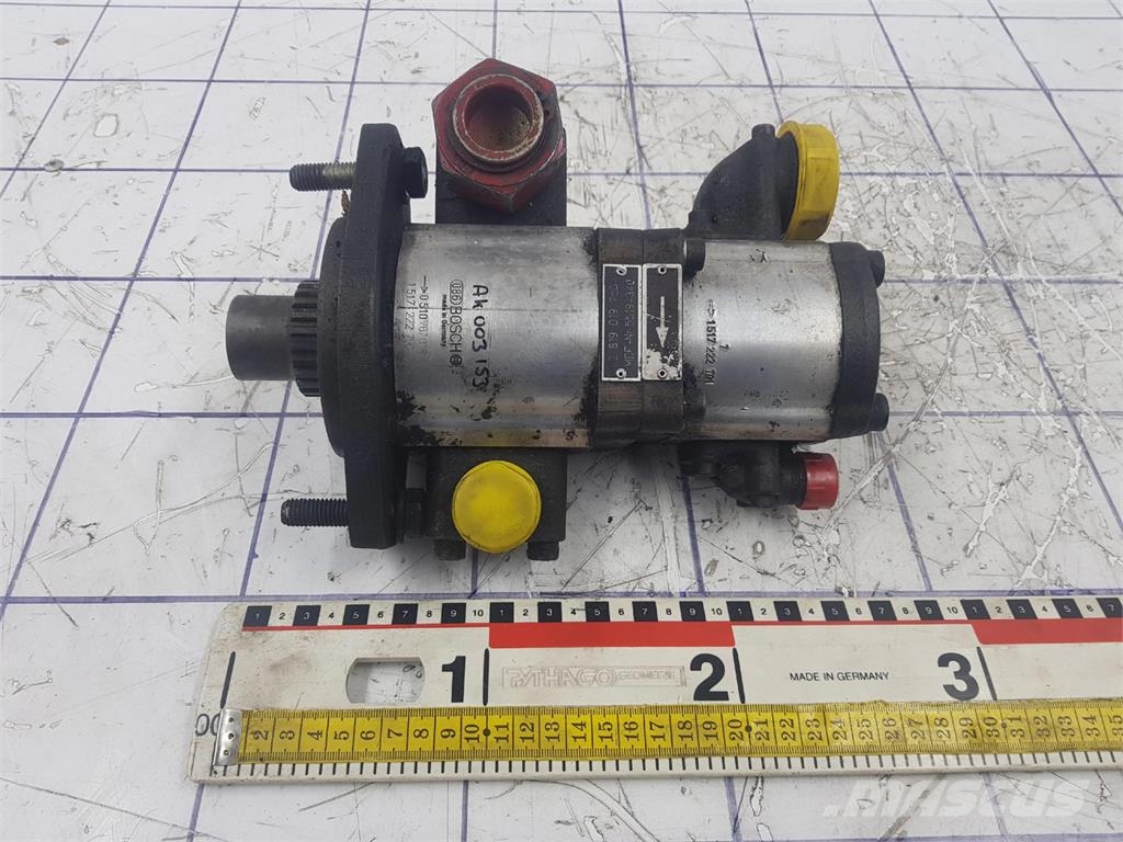 Liebherr LTM 1060/2 TWO-STAGE PUMP Peças e equipamento de gruas
