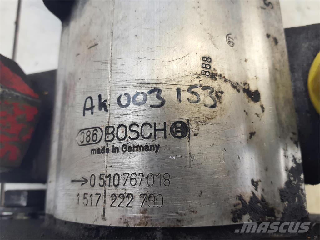 Liebherr LTM 1060/2 TWO-STAGE PUMP Peças e equipamento de gruas