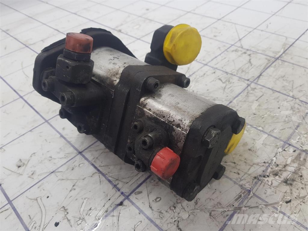 Liebherr LTM 1060/2 TWO-STAGE PUMP Peças e equipamento de gruas