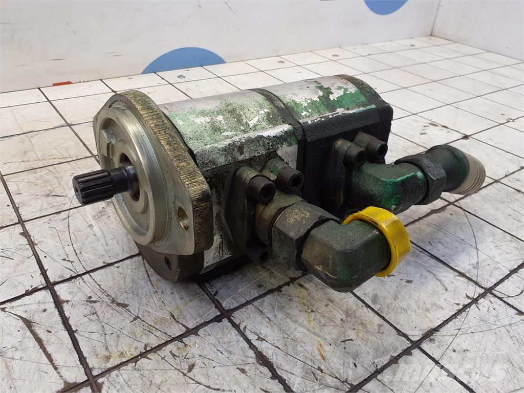 Liebherr LTM 1060-2 TWO-STAGE PUMP Kranų dalys ir įranga
