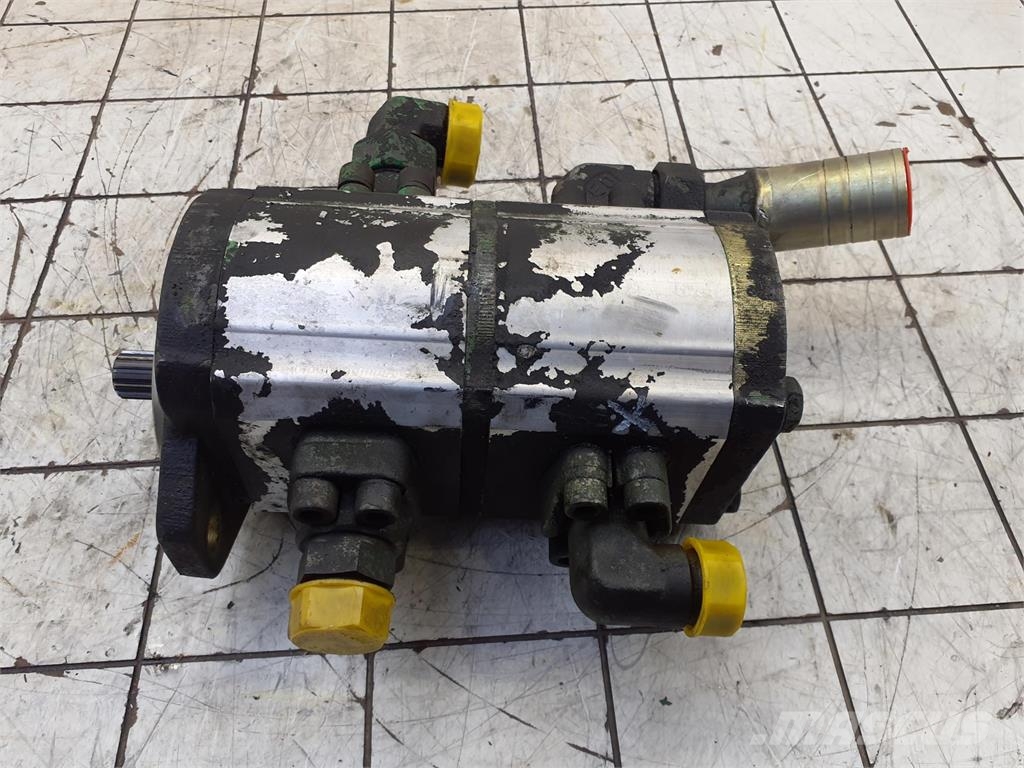 Liebherr LTM 1060-2 TWO-STAGE PUMP Kranų dalys ir įranga