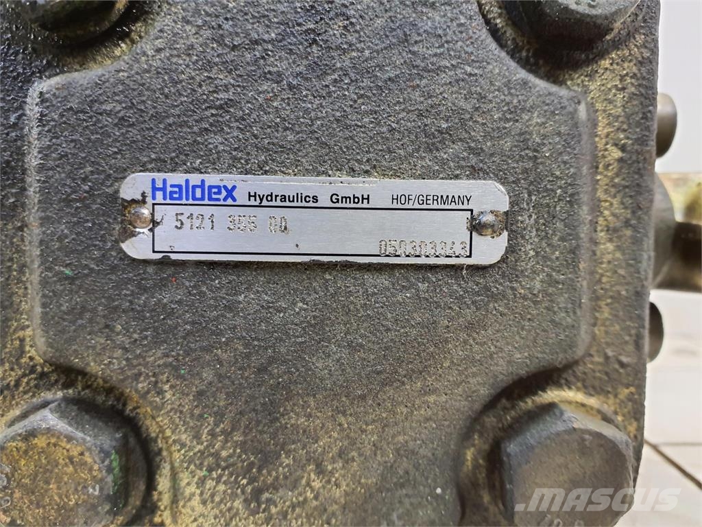 Liebherr LTM 1060-2 TWO-STAGE PUMP Kranų dalys ir įranga